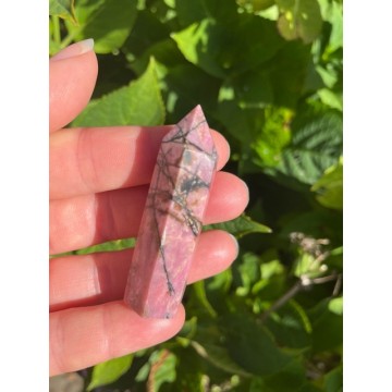 Rhodonit Tårn 5 - 6 cm - krystaller og sten div. - GodKarmaShop