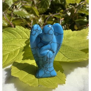 Skytsengel Howlit tyrkis 4cm - Engle i krystaller - GodKarmaShop