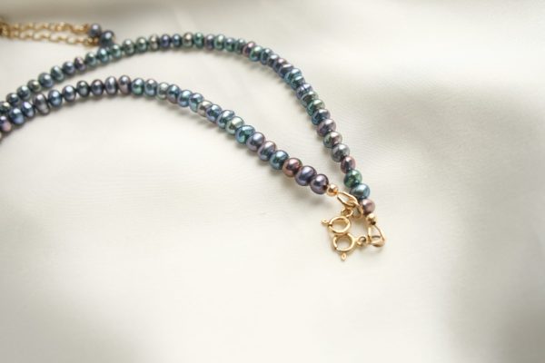 Choker from peacock freshwater pearls - Image 2